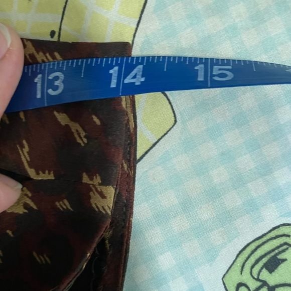 Pendleton, ladies, silk blouse, brown animal, print pattern, size 16 - Picture 8 of 12